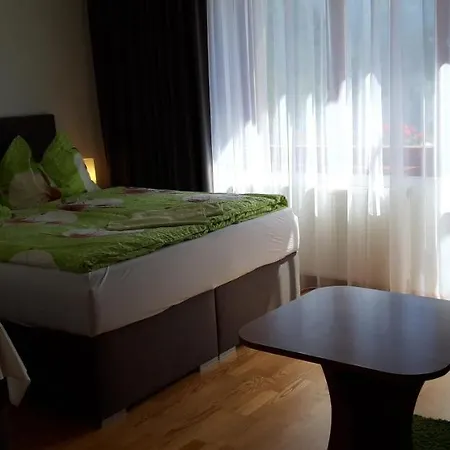Vila Artemis Konukevi *